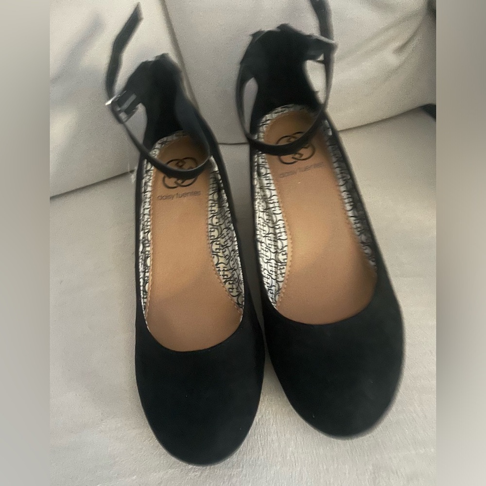 Brand new Daisy Fuentes wedges. Size 6.5m.
